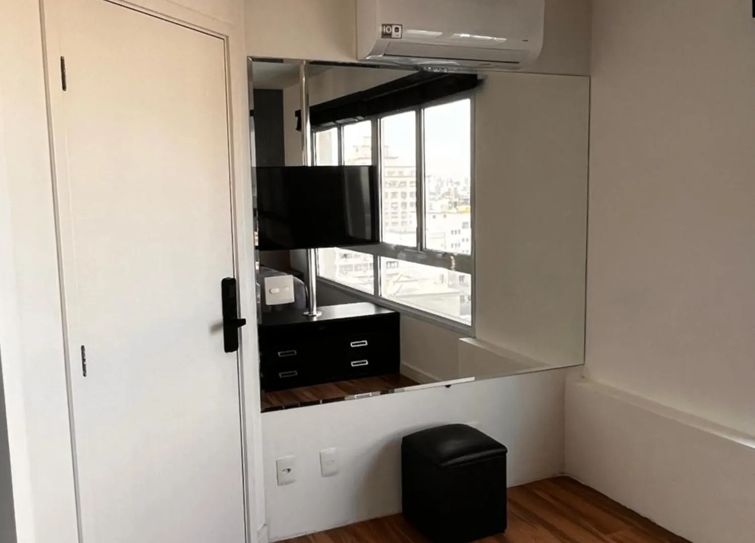 Silver One - Apto Novo, Moderno, Poucos Passos Do Metro Luz Sao Paulo Brazil